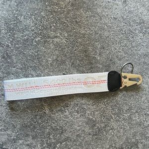 Off White Key Chain Tag